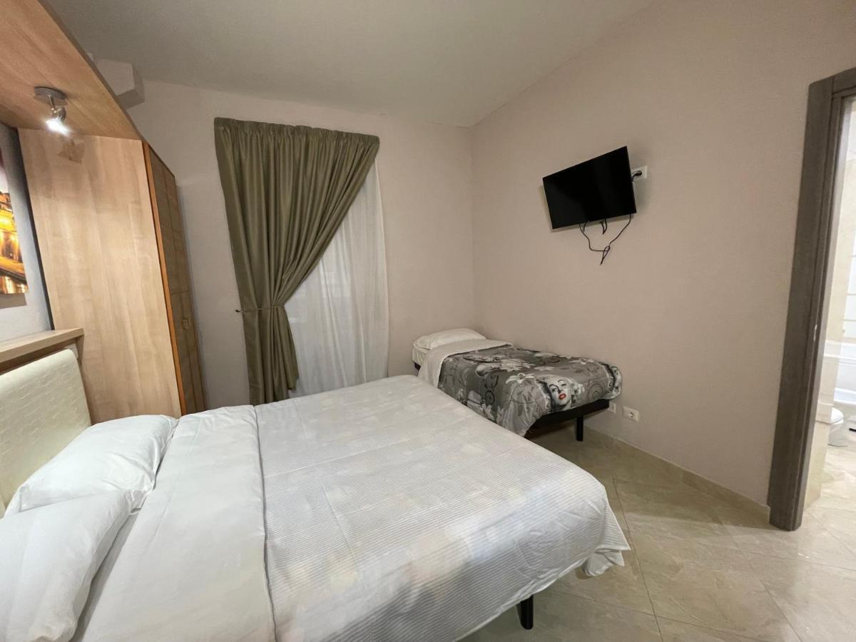 Ambasada Suite Рим Екстериор снимка